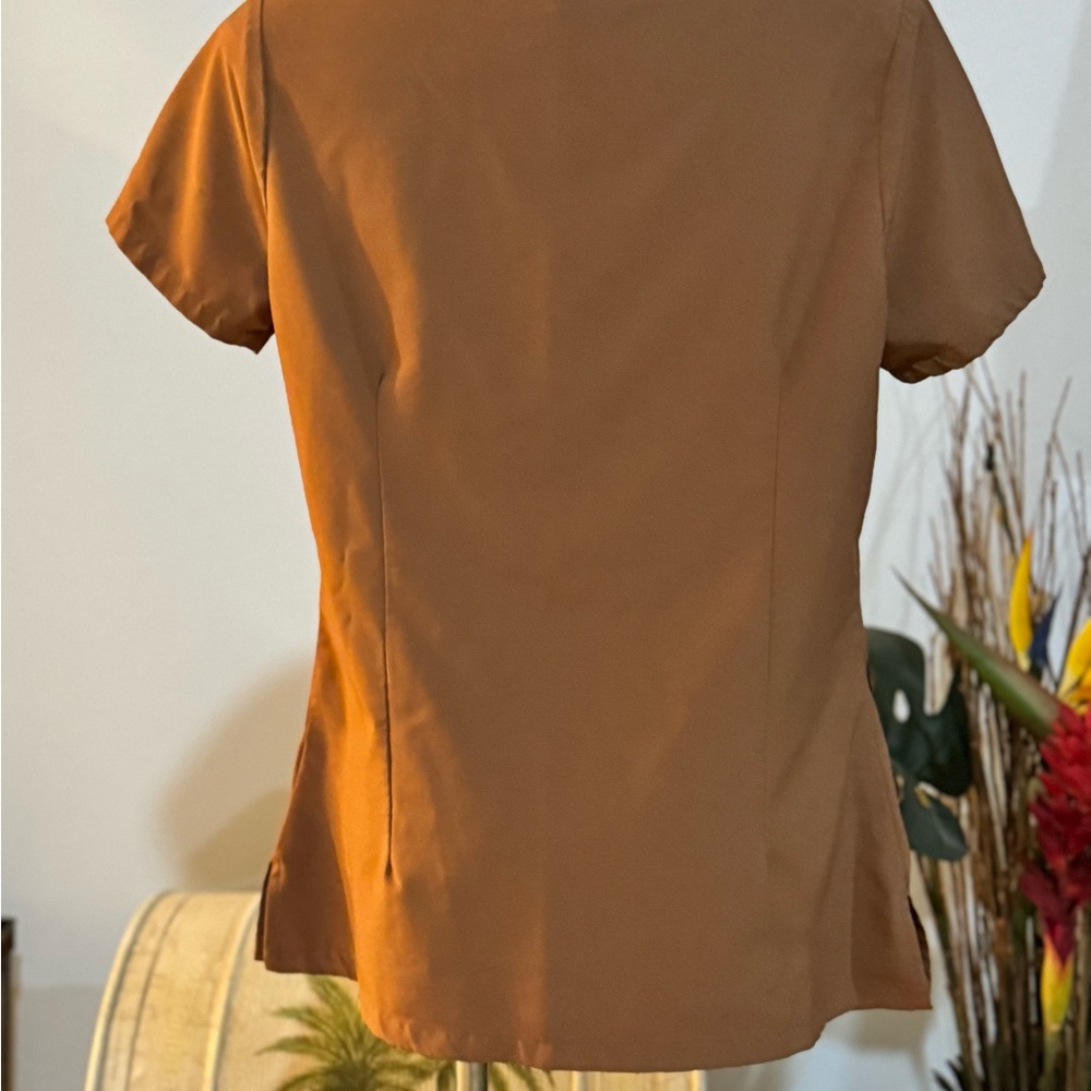 Medgear Women's Scrub Top Solid Brown Size XS V-Neck Short Sleeve Medical - Picture 5 of 5